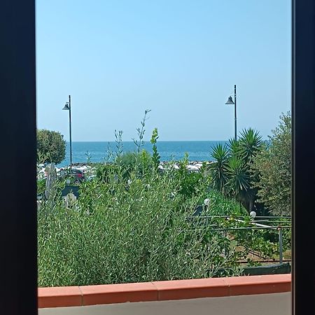 Hotel Profumo Di Mare Formia Exterior foto